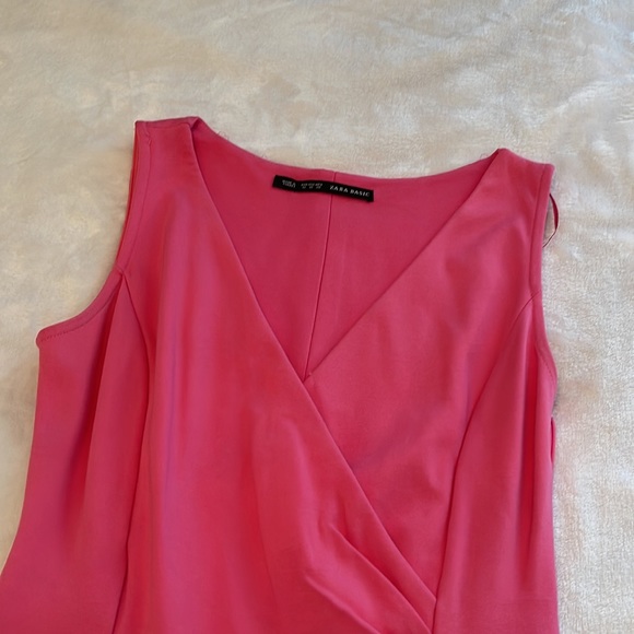 Pink fitted dress - Picture 2 of 4